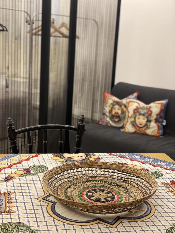 Emanuele Domus Apartment Катания Экстерьер фото